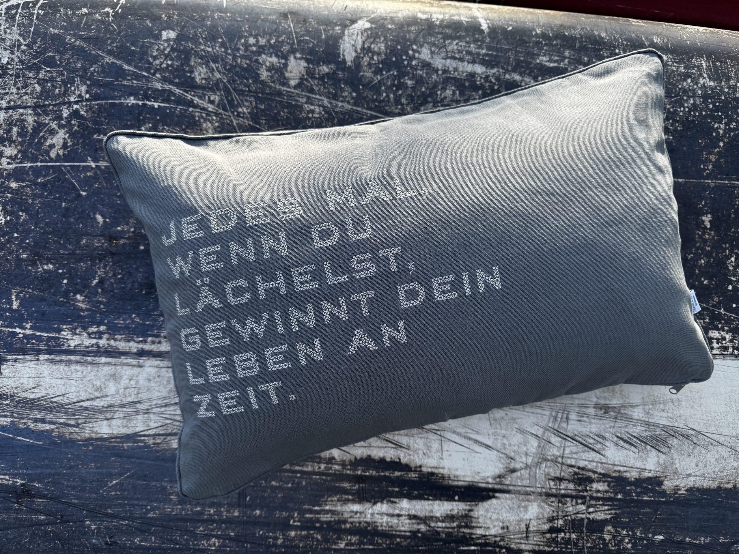 Jedes Mal wenn Du lächelst, gewinnt Dein Leben an Zeit.